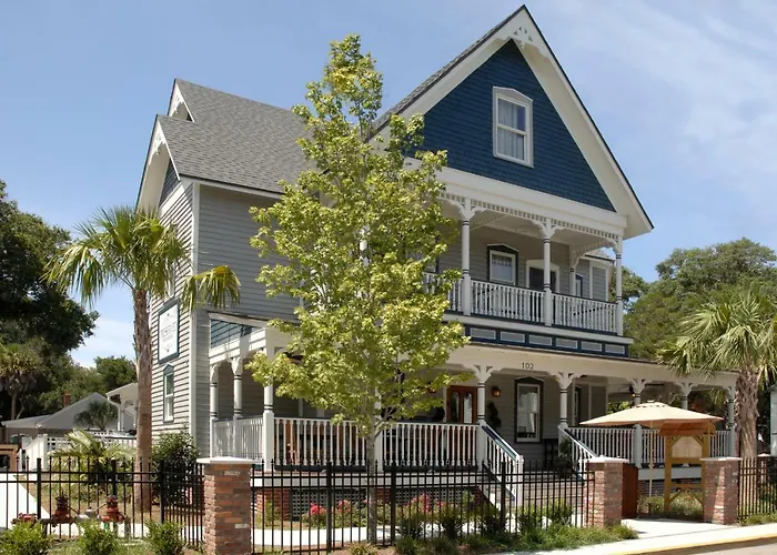 Victorian Luxury One Bedroom Apartment