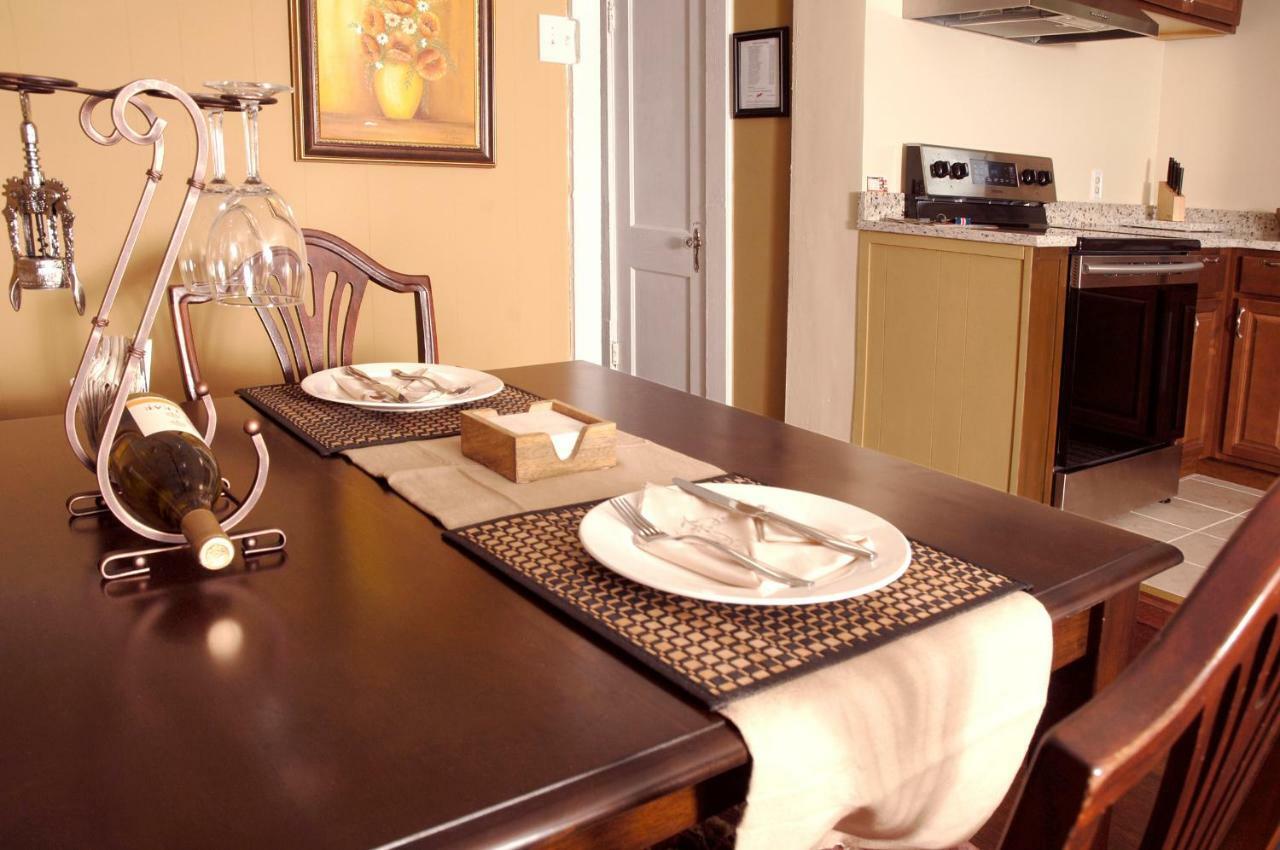Apartment Victorian Luxury One Bedroom *